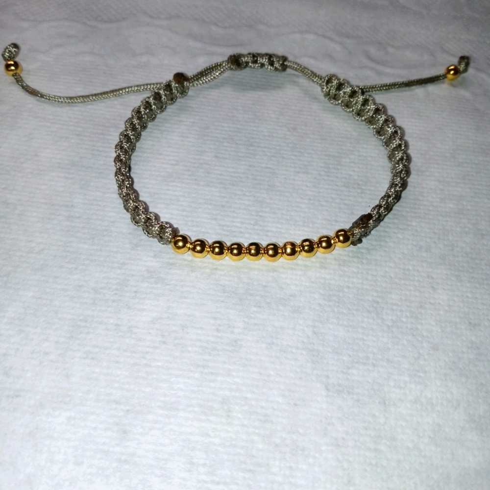 Selling a very pretty bracelets